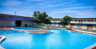 La Hacienda Hotel - Laredo - Πισίνα