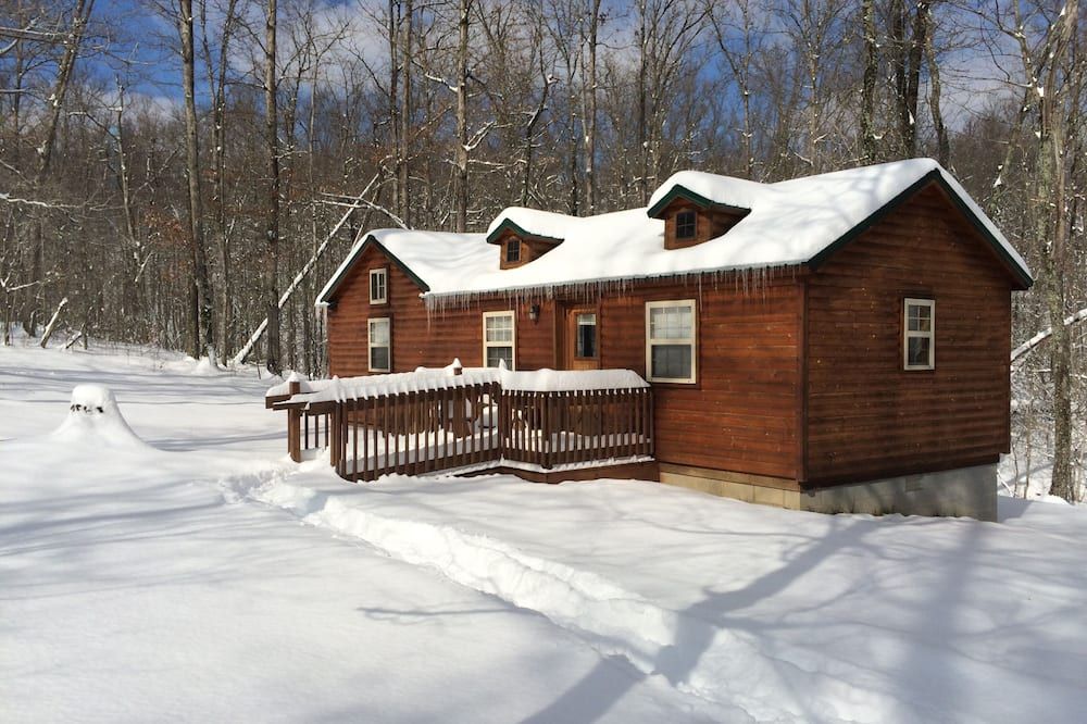 Disc Golf at Mammoth Cave, Houck design 18 hole course, 2 bedroom cabin - Mammoth Cave - Building