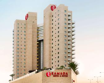 Ramada Hotel & Suites by Wyndham Netanya - Netanya - Building