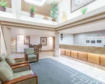 Ramada by Wyndham St George - Saint George - Resepsjon