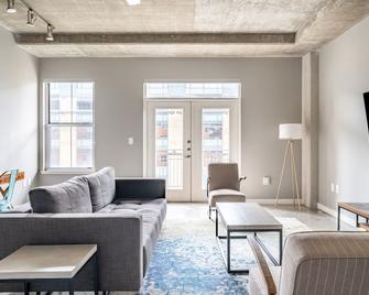 Kasa Downtown Austin - Austin - Living room