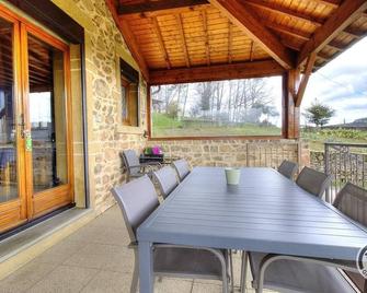La Montagne - Thizy-Les-Bourgs - Thizy-les-Bourgs - Patio