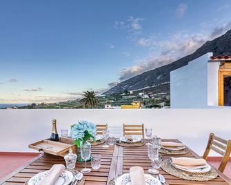 Spacious Home With Tropical Garden, Bbq, Near Seaside - Los Silos - Balcony