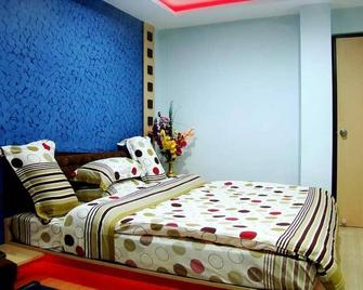 The Amarjeet Hotel - Kurseong - Bedroom