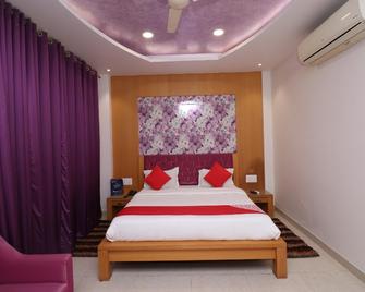 OYO 24918 Bhagwati Palace - Mirzāpur - Bedroom