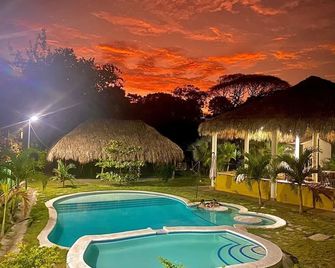 Rodmar Hotel - El Cuco - Pool