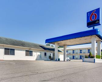 Motel 6 Fayetteville, AR - Fayetteville - Bygning