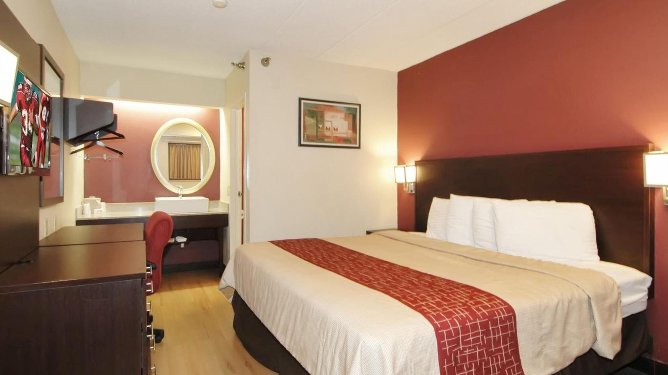 رد روف بلس + شيكاجو - هوفمان إيستايتس