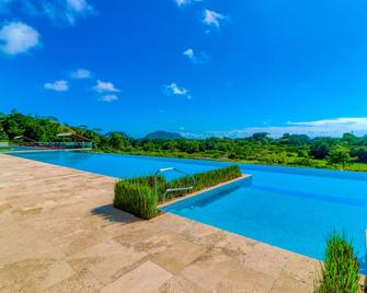 Altos de Montserrat 2 1 - Herradura - Piscina