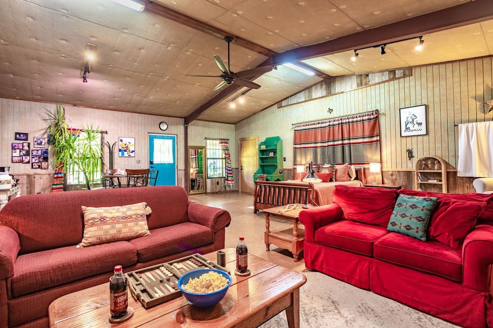 Runnin' Bird Haus Waco Magnolia - Bellmead - Huiskamer