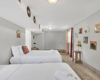 The Retro Pad - Large Yard and Foosball Table - Madison - Bedroom