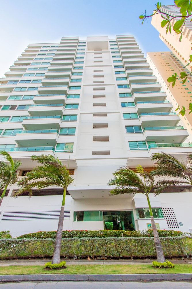 Travelers Orange Cartagena