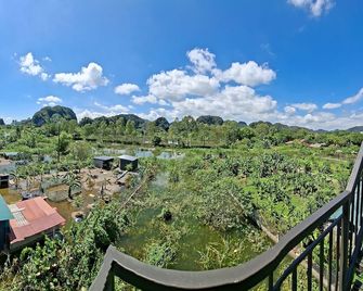 Vista Tam Coc Hotel - Ninh Binh - Balcón