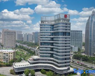Haitian Sports Center Hotel - Qingdao - Building
