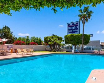 Knights Inn & Suites Yuma - יומה - בריכה