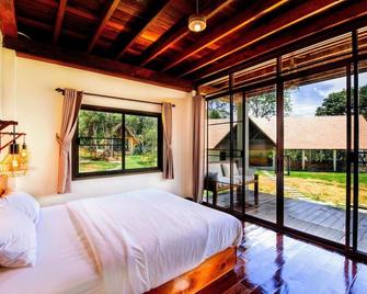 Phayamas Private Beach Resort - Ko Payam - Bedroom