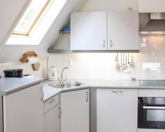 Cosy holiday home on the edge of the holiday complex, on the former island of Wieringen. - Den Oever - Cocina