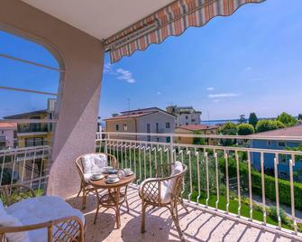 La Maison Fleurie Appartamento Giglio - Desenzano del Garda - Balcony