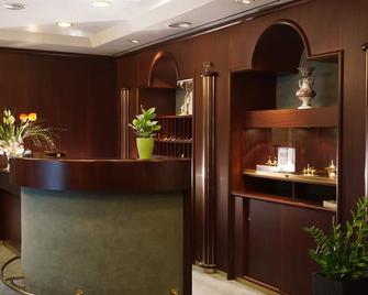 As-Salam Aparthotel - Friedrichsdorf - Front desk