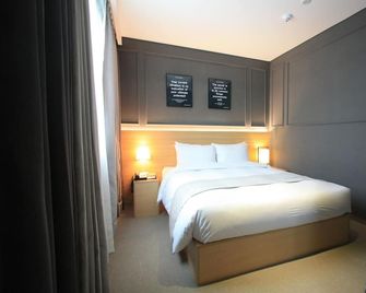 Vella Suite Hotel - Suwon