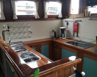 Holiday house Enkhuizen for 1 - 12 persons with 6 bedrooms - Holiday house - Enkhuizen - Küche