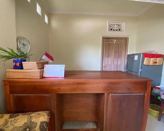 Capital O 93124 Lombok Northis Homestay - Tanjung - Recepción