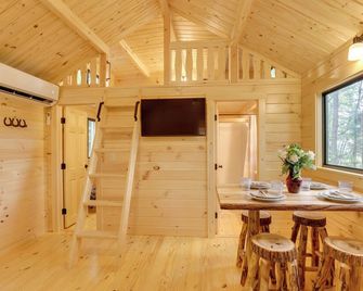 Scenic Deck And Grill Middlebury Center - Middlebury Center - Dining room