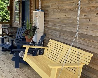 Farm Life! The Rosemary Cabin at Bluff Mountain Nursery - Hot Springs - Patio