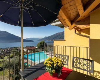 La collina degli ulivi - Vercana - Balcony