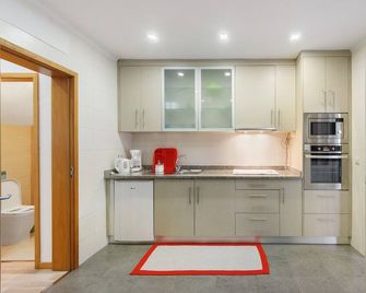 Tour House - Sao Pedro Fins - Cocina