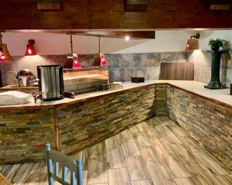 Little Switzerland Resort - Bonjaneni - Kitchen