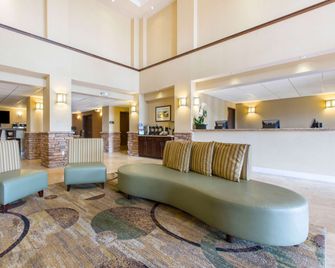 The Oaks Hotel & Suites - El Paso de Robles - Lobby