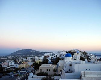 Reverie Santorini Hotel - Firostefani - Bedroom