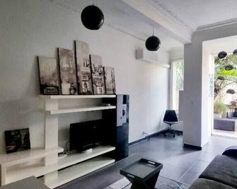 Large studio 37 m with terrace - Nice