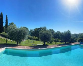 Stunning, historic 18c Farmhouse - with Private Pool (sleeps 12-13) - Pieve Santo Stefano - Piscina