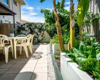 View One Three Seaton Townhouse Sa - Seaton - Patio