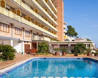 Hotel Can Fisa - Corbera de Llobregat - Piscina
