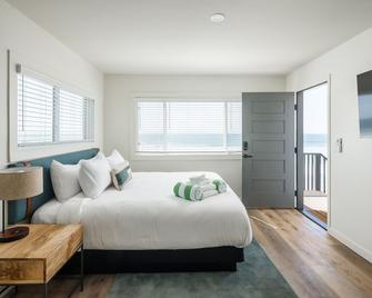 The Marbella - Oceanside - Bedroom