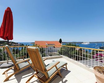 Rooms Vinka Tudor - Hvar - Balcón