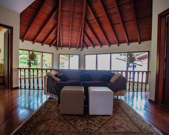 Casa a 50m da Praia de Itacoatiara Niteroi RJ - Niteroi - Stue