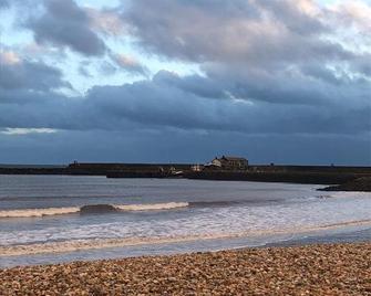 Light and airy central Lyme Regis Appartment with parking - Lyme Regis - Beach