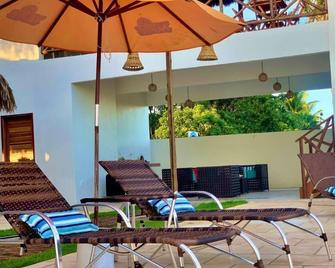 Pousada Ventos do Norte - Cajueiro da Praia - Pátio