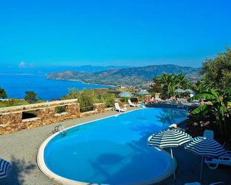 Farmhouse on the sea - Gioiosa Marea - Pool