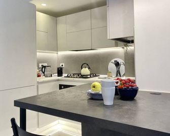 Terminal Apartment, 80 Sqm Apartment Near The Aquarium And The City Center - Génova - Cocina