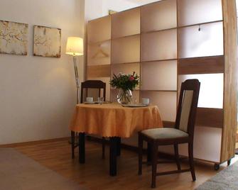 Charming apartment. Kitchen, bath, 45m², 2km from Heidelberg. - Leimen - Essbereich