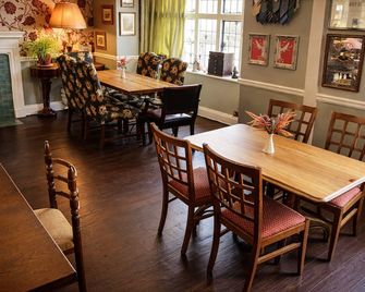 The Tower Arms Hotel - Iver - Restaurante