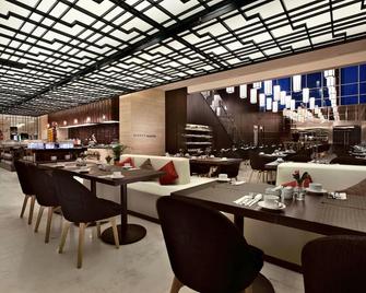 Aston Priority Simatupang Hotel And Conference Center - Jakarta - Restaurant