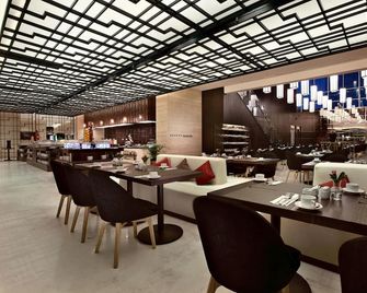 Aston Priority Simatupang Hotel And Conference Center - Jakarta - Restaurant