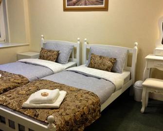 Cozy Central Apartment - Inverness - Bedroom