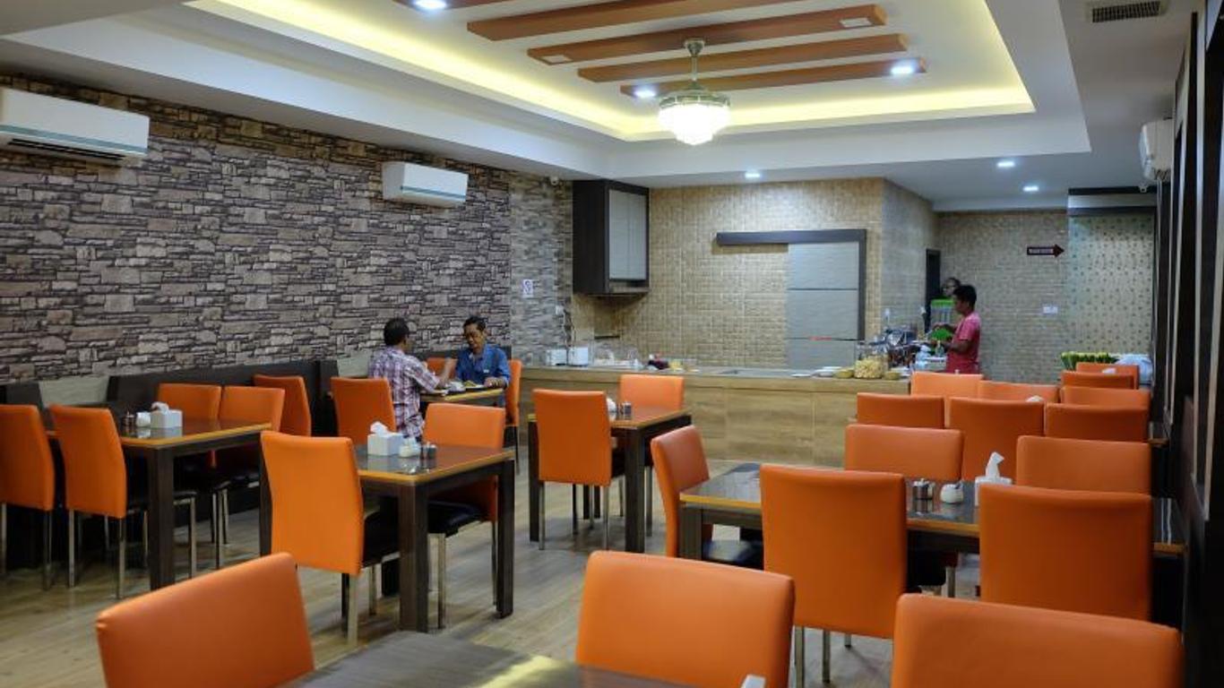 Holiday Hotel Batam